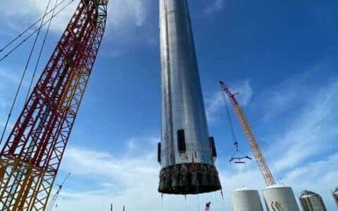 能吊起星舰的起重机有多厉害？不怕！中国的起重机比它更厉害