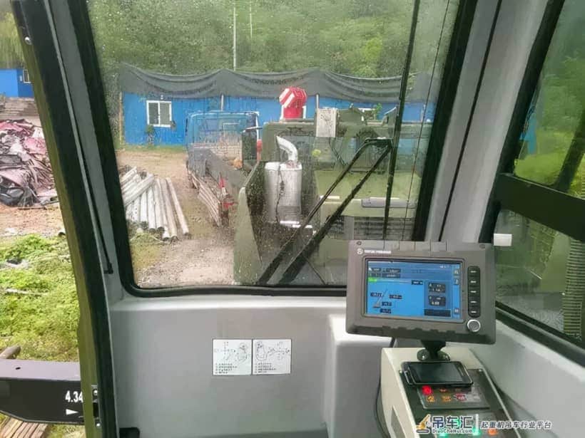曝光!国内部队50吨吊车,徐工QY50JW,你绝对没见过