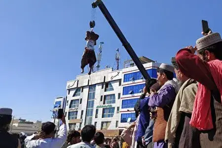 慎入!阿富汗开吊车真实状况,太惊悚了...