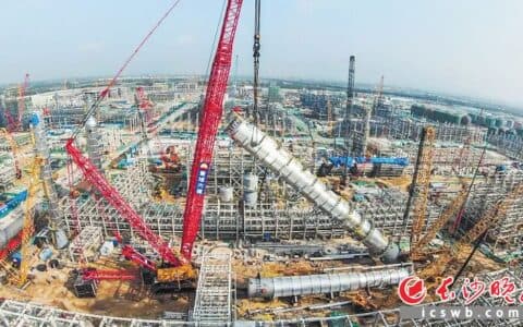 三一起重机上半年海外销售收入大幅增长 履带吊车成为“全球冠军”