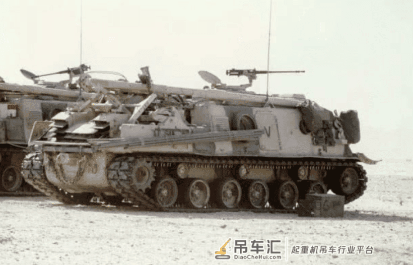 15式坦克同型抢修车首次曝光!体型紧凑,起重机、驻锄一个不缺