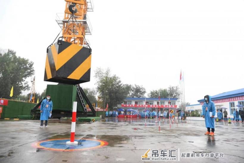 考核单位以毫米计 塔式起重机技能竞赛“老司机”炫技能