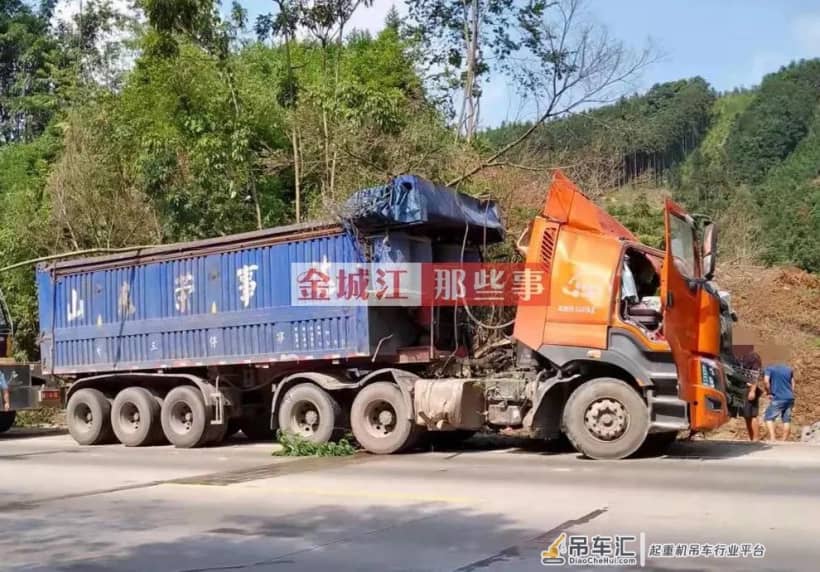 两辆大吊车同时出动,竟是为了这个……