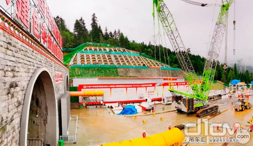 出征川藏史诗工程:中联重科ZCC5200S履带起重机建设雪域高原