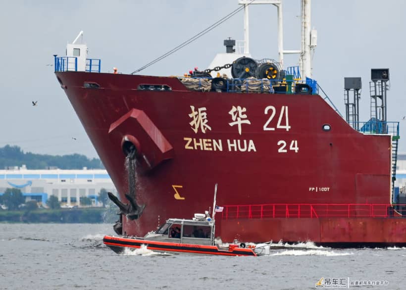 四座巨型振华港口起重机运抵美国,州长:历史性的一天