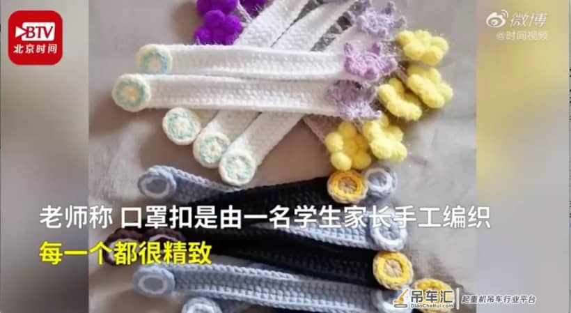 硬核!儿子开吊车将母亲举高摘枣!类似的还有