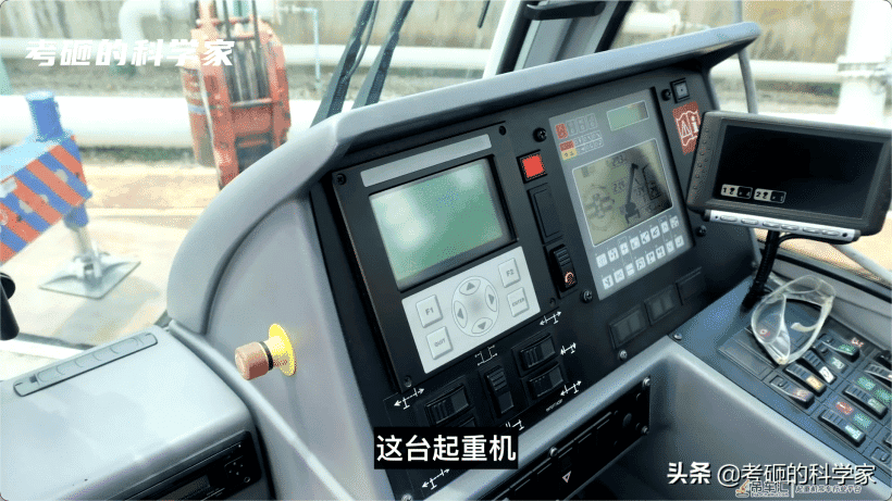 吊车为什么总爱倒?起重机的支腿,工地路上的碎石,有什么作用