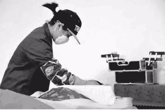 中国入殓师,花8小时修复吊车碾压过的尸体,采访称:这是在积善
