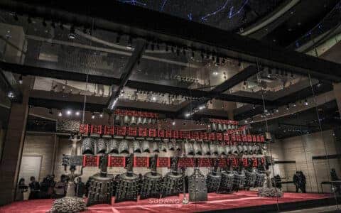 2400年的神秘棺材：载重8吨的吊车挪不动它，墓主人身世“成谜”