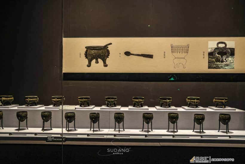 2400年的神秘棺材：载重8吨的吊车挪不动它，墓主人身世“成谜”
