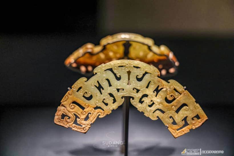 2400年的神秘棺材：载重8吨的吊车挪不动它，墓主人身世“成谜”