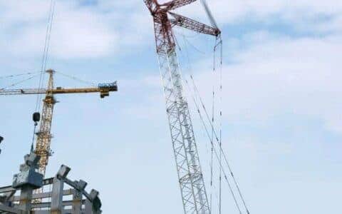 中联重科“老”产品助建湖州新地标
