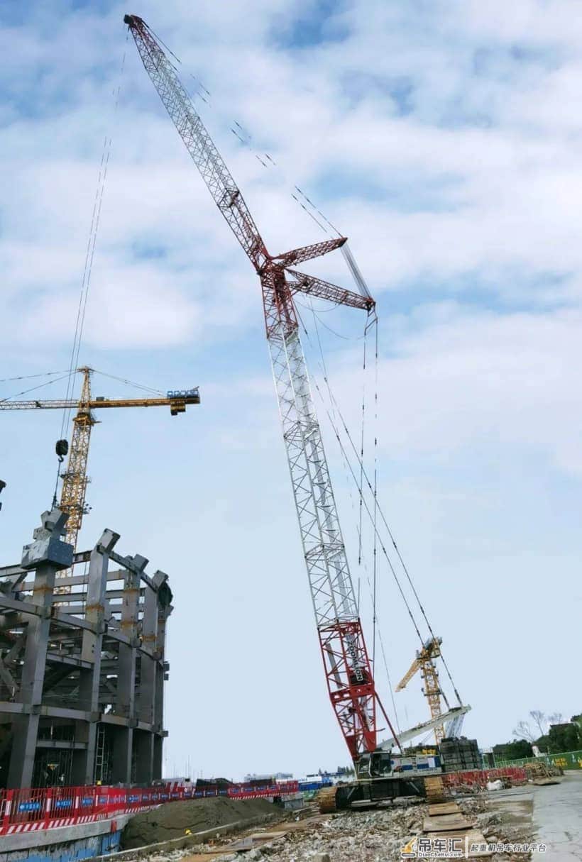 中联重科“老”产品助建湖州新地标
