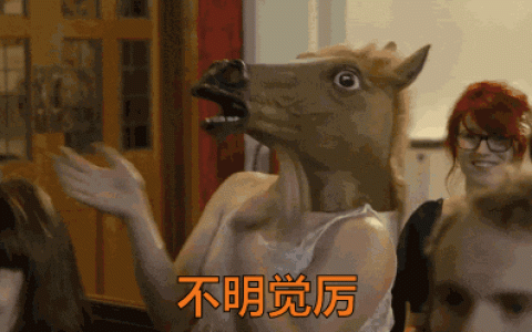 男子为爸妈定制三室一厅！用吊机从空中放下，惊呆邻居