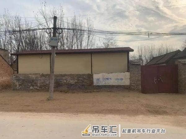男子为爸妈定制三室一厅!用吊机从空中放下,惊呆邻居