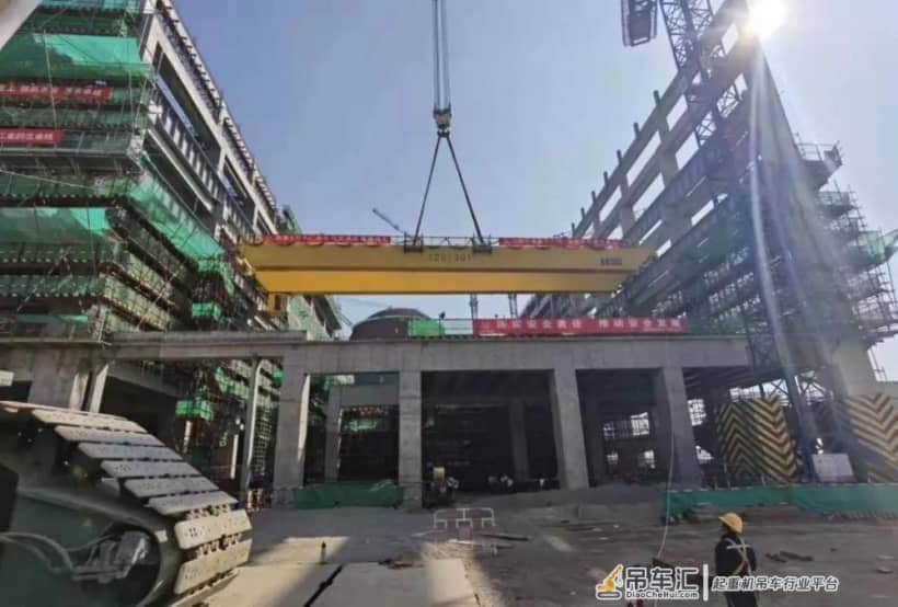 云霄：华龙一号漳州核电1号机组常规岛主行车顺利吊装就位
