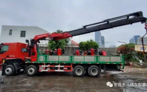 聚焦好车丨“搬运能手”宏昌天马25吨折臂起重机K560强势来袭