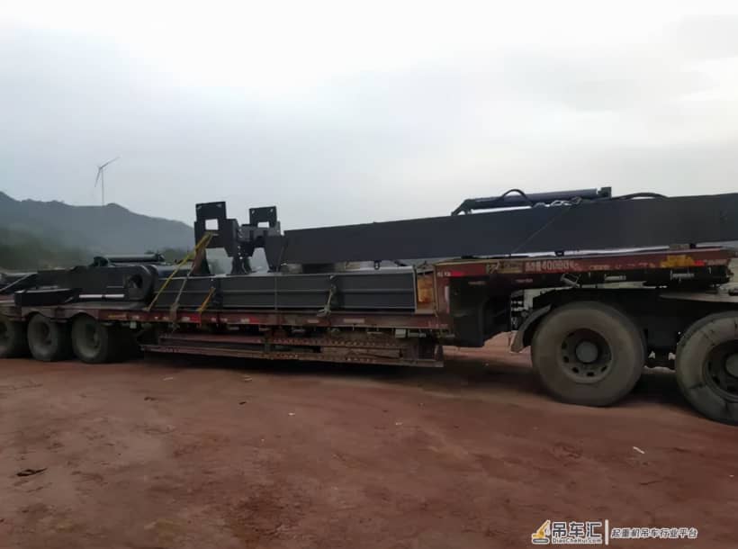 土豪提车记:俩台徐工1800吨提车,风电场要被承包咯