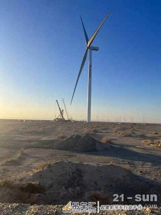 三一起重机助力全球单机容量最大商业化陆上风场首台吊装!
