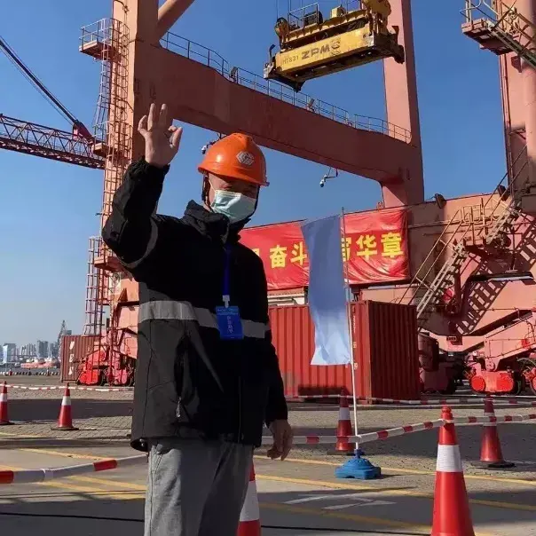 CSP厦门远海、泉州码头选派桥吊和龙吊司机获福建省级竞赛佳绩