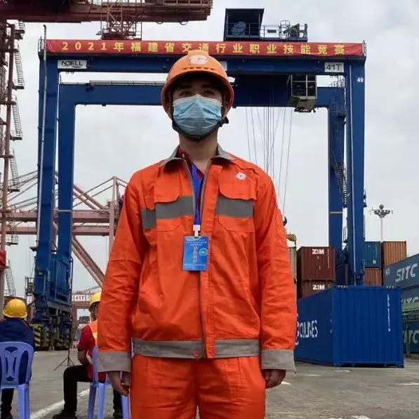 CSP厦门远海、泉州码头选派桥吊和龙吊司机获福建省级竞赛佳绩