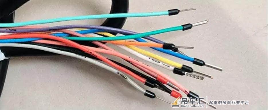 起重机采用手柄按钮控制,如何更换成遥控器控制
