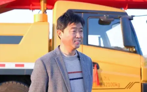 全国第一台混动25t吊车提车，全网老板坐不住了…
