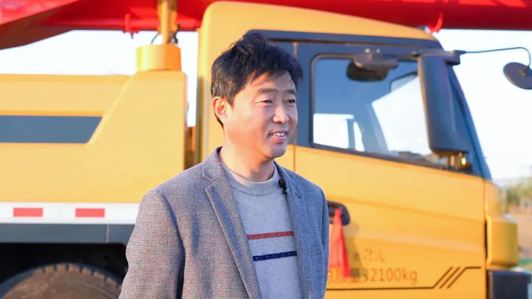 全国第一台混动25t吊车提车，全网老板坐不住了…