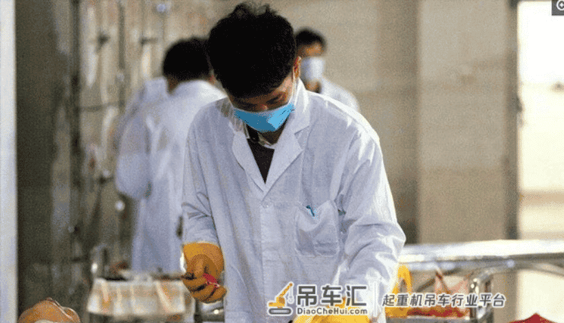 中国入殓师：花八小时修复吊车碾压的尸体，被问称：这是在积德