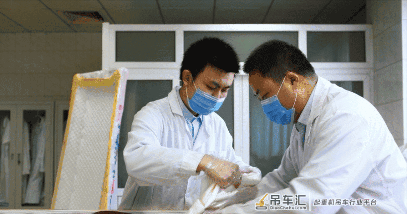 中国入殓师:花八小时修复吊车碾压的尸体,被问称:这是在积德