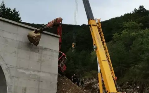 报的45t，标的35t，实际25t，这活能干嘛？