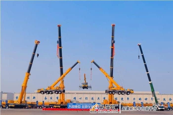 100%国内自主化全地面起重机在江苏下线