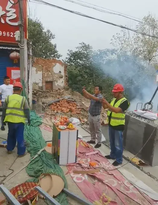 街道吊装37t边梁，这一吊，赌上身家性命