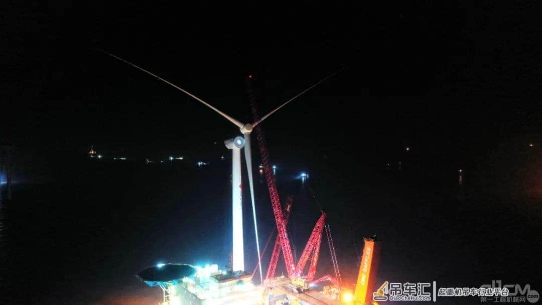 海上风电抢装冲刺，三一履带起重机“红色风电天团”转场不停