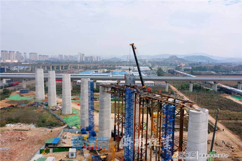 济郑高铁跨京沪高铁特大桥钢箱连续梁开始吊装施工