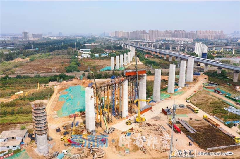 济郑高铁跨京沪高铁特大桥钢箱连续梁开始吊装施工