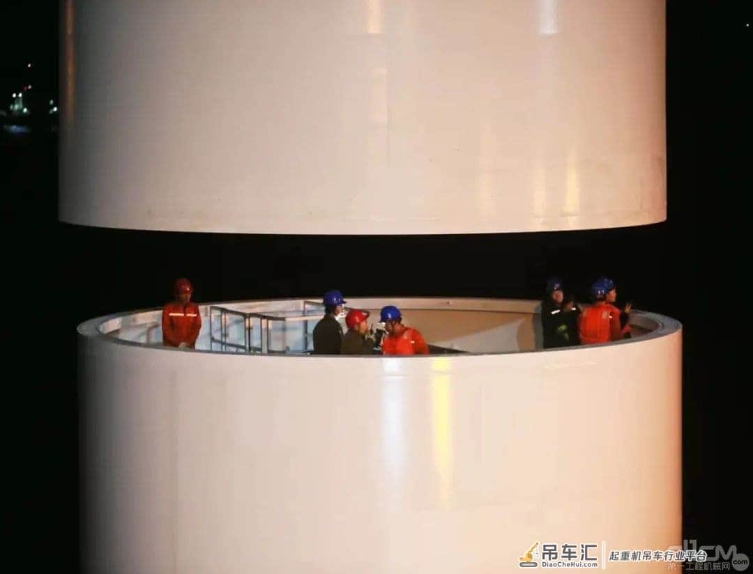 海上风电抢装冲刺,三一履带起重机“红色风电天团”转场不停