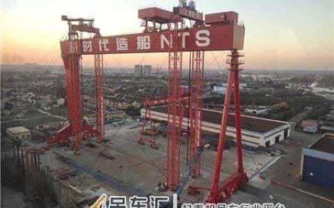 历时12天！这家民营船厂一座800吨龙门吊提升圆满完成