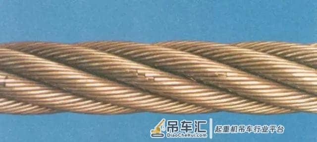 起重机的钢丝绳是如何避免断裂的?