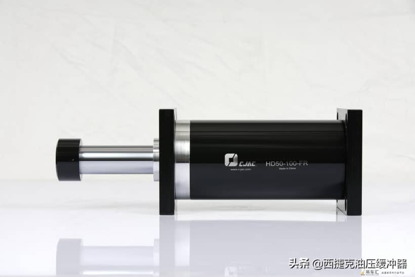 上百台徐工起重机走出国门，起重机少不了油压缓冲器