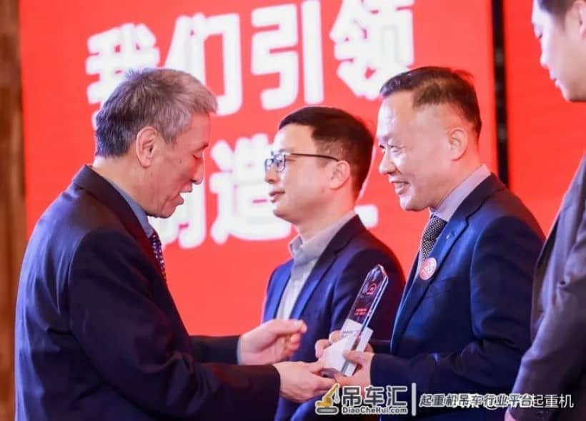 科尼起重机在21年MM现代制造·创新驱动25周年评选中荣获两个奖项