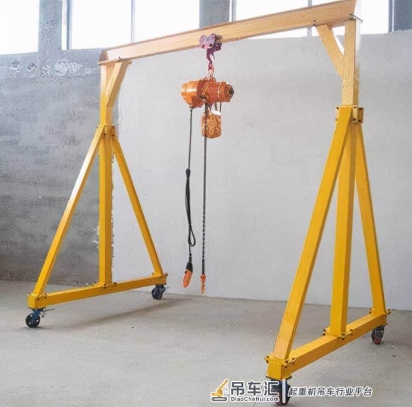 悬臂吊和小型龙门吊分别适合怎样的吊装环境