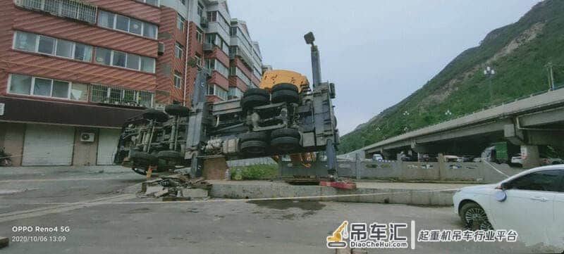 吊车起吊作业发生侧翻事故 事发洛阳宜阳县
