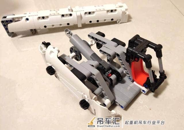 大吊车真厉害:米兔积木工程吊车组装体验