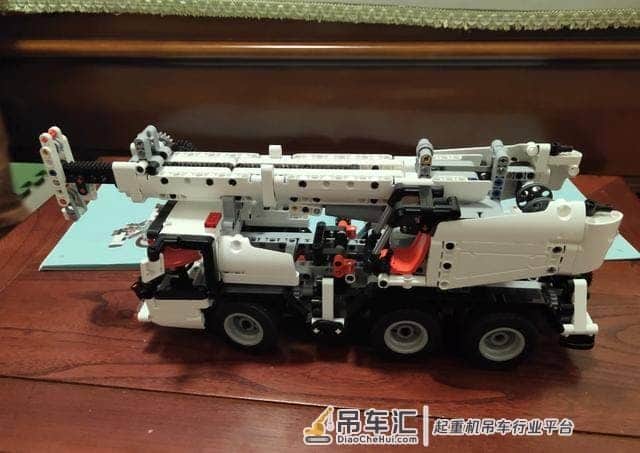大吊车真厉害:米兔积木工程吊车组装体验