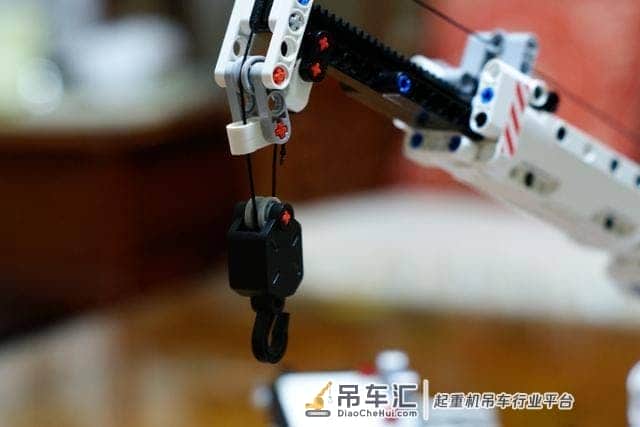 大吊车真厉害:米兔积木工程吊车组装体验