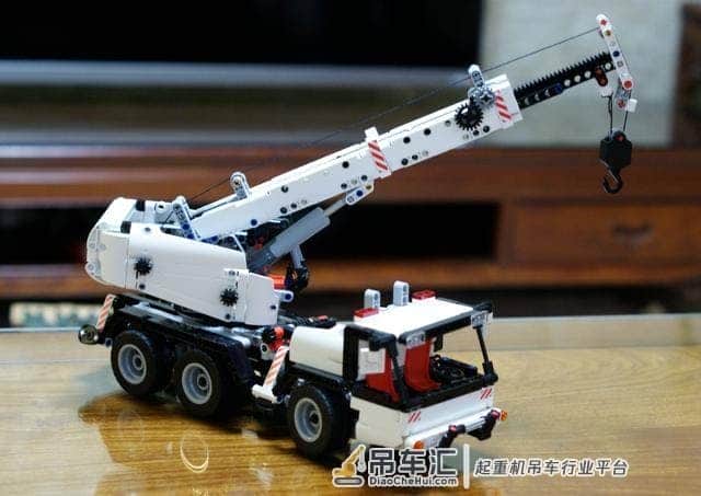 大吊车真厉害:米兔积木工程吊车组装体验