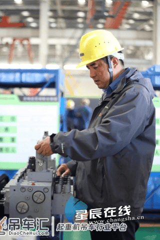 党代表风采⑦|龙卫国:中联重科工程起重机调试第一人 将平凡工作做到极致