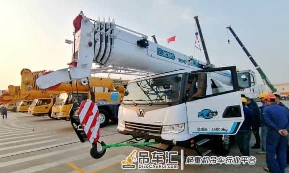 徐工发布行业首个“双碳”宣言 千吨级起重机实现全国产化