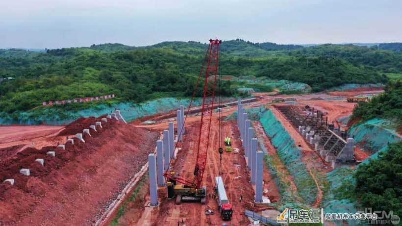 三一履带起重机助成都东西城市轴线简阳段施工进入“快车道”